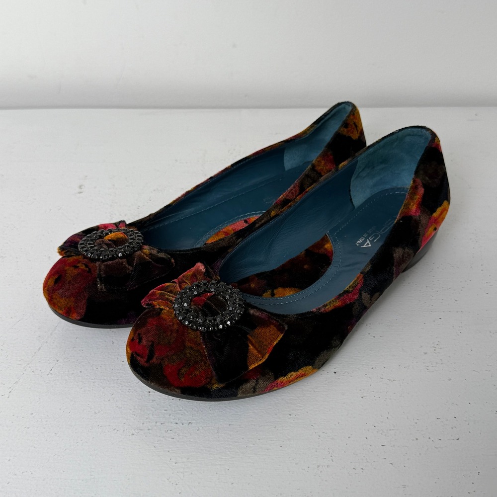 Via Spiga Velvet Floral Embellished Ballet Flats Women's Size‎ 7.5 Made in Italy